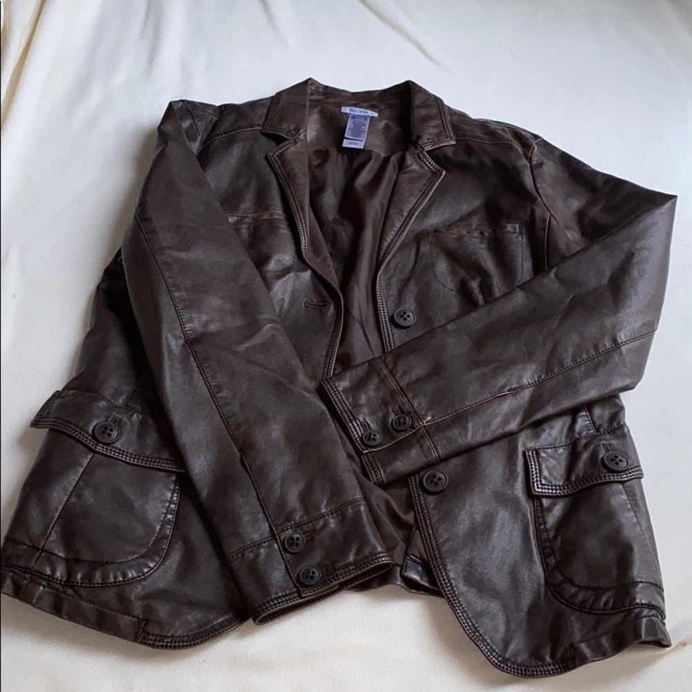 Liz&Co dark brown leather jacket